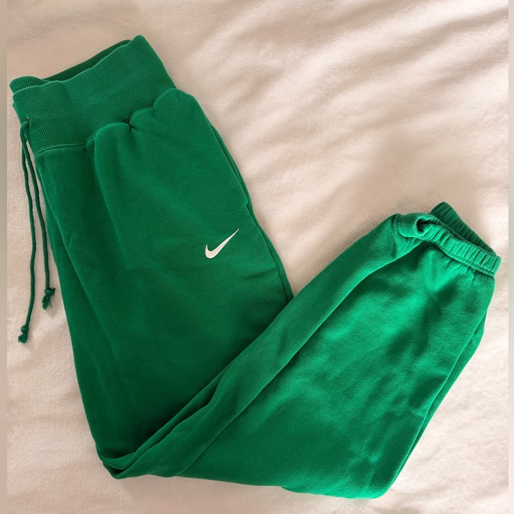 Green Nike Sweatpants Size Medium